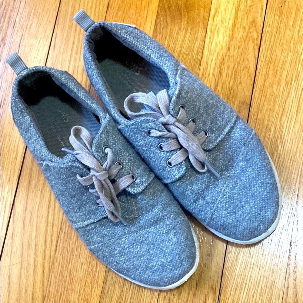 TOMS Sneakers